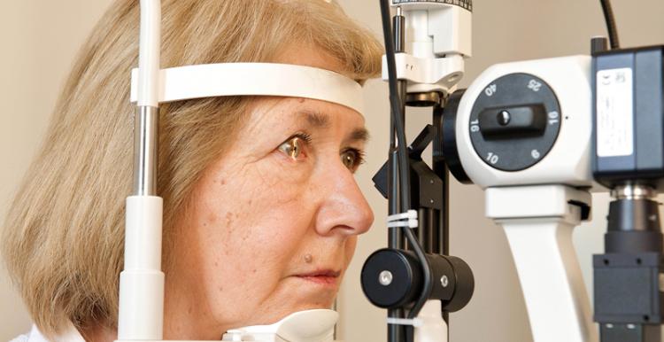 woman have eye health check 